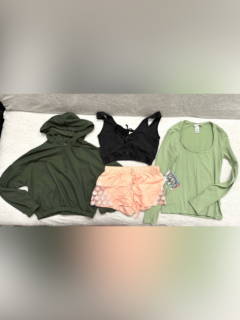 Lot Women Sport Clothes Top& Short Size S Excellent Condition